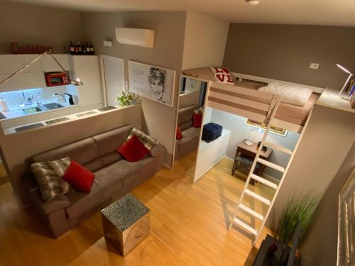 Кухня или мини-кухня в Studio Navigli Lombardini 8
