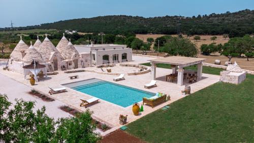 Piscina en o cerca de Trulli Terra Viva