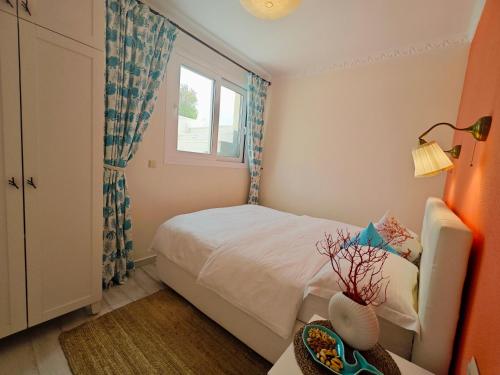 Posteľ alebo postele v izbe v ubytovaní Villa Ulyana Kriaritsi - Athos Sea View & Spa