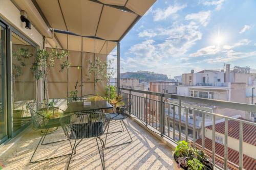 TheHostMaster Picturesque Acropolis Hill Penthouse