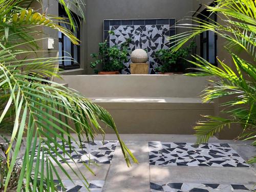 Κήπος έξω από το Villa Violet