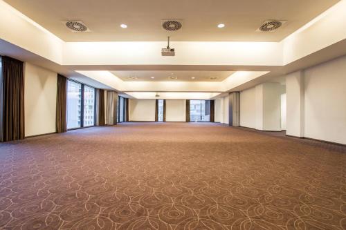 Crowne Plaza Birmingham City by IHG photo 92