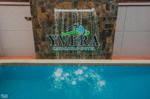Bazén v ubytování Hotel Yvera Cataratas nebo v jeho okolí