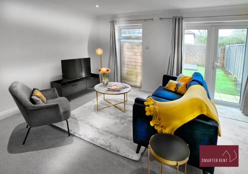 Χώρος καθιστικού στο 2 Bed House with Garden, Woking