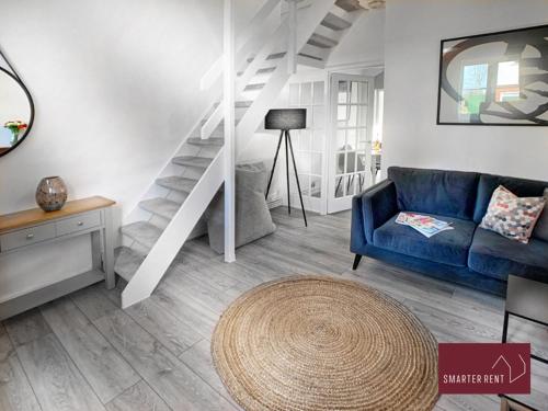 Gallery image of Central Windsor - 2 Bedroom House - Garden in Windsor