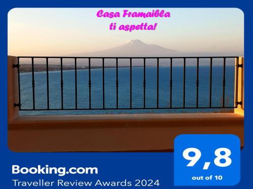 - une capture d'écran d'un balcon avec vue sur l'océan dans l'établissement Casa Framaibla - la veranda sull'Etna, à Augusta