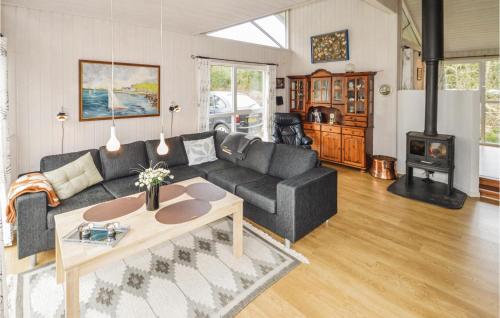 Χώρος καθιστικού στο Holiday Home Brovst With A Fireplace 03