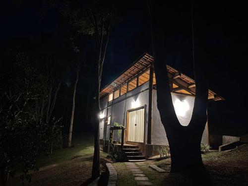 Bangunan di mana terletaknya rumah tamu ini