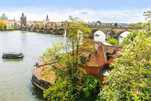 Blick auf einen Fluss in der Nähe der Ferienwohnung