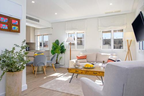 Genteel Home Giralda