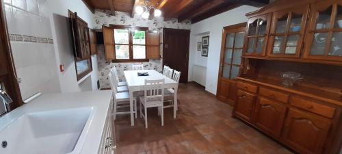 Fotografie z fotogalerie ubytování Gestiona2R - Casa con finca en Pendueles al lado de la playa v destinaci Llanes