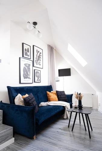 Rentero Artsy Roof Top Apartment in City Centre