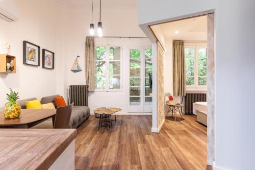 Couple-in magical suite with jacuzzi