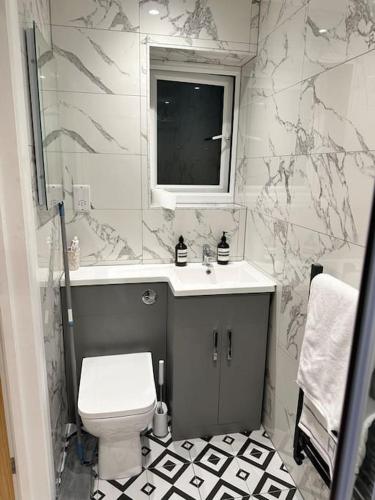 Ένα μπάνιο στο Jule's Apartment