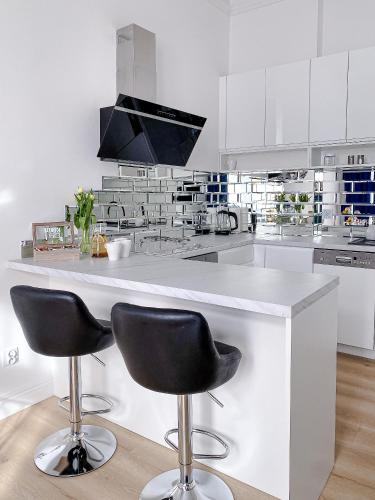 32-Glam - DeerRest Apart