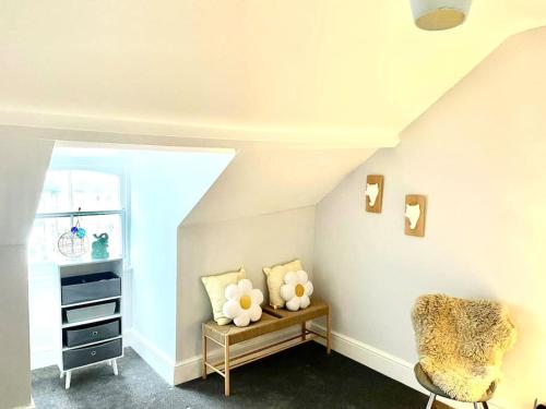 منطقة جلوس في Central st Leonard’s Maisonette