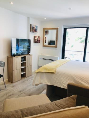 CP High floor luxury studio sleeps 3