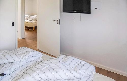 Televisor o centre d'entreteniment de Pet Friendly Home In Haderslev With Wifi