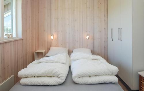Katil atau katil-katil dalam bilik di Holiday Home Flovt Havevej Dnmk