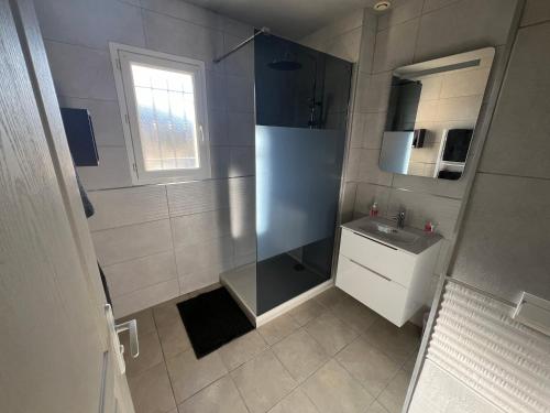 Koupelna v ubytování Villa en Provence 2 T3 jardin clos et SPA