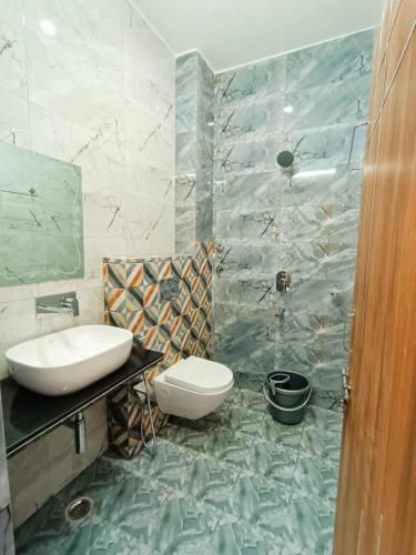 A bathroom at Hotel The Ganga Galaxy