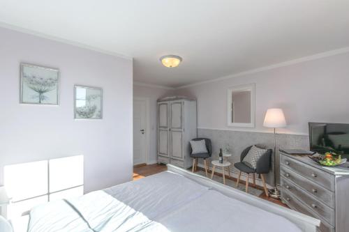 Η κουζίνα ή μικρή κουζίνα στο Hotel Villa Wahnfried Thiessow