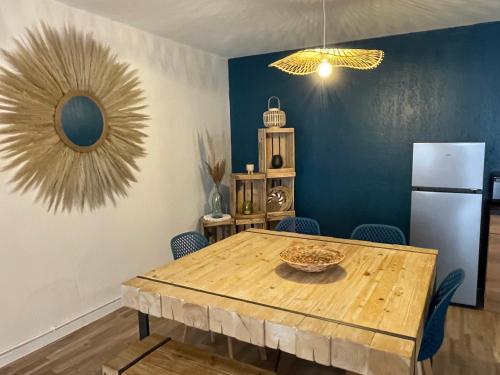 Kuchyň nebo kuchyňský kout v ubytování Maison « l’effet-mère »en rez de chaussée 