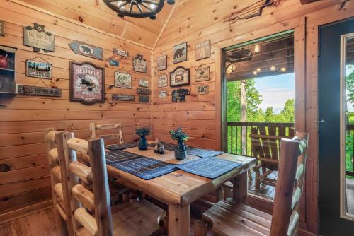 Bear Mountain Chalet in the Woods w/ Hot Tub photo 16