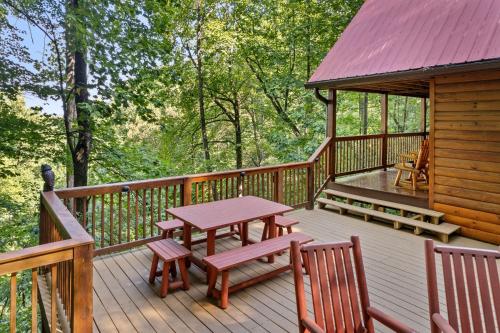 Bear Mountain Chalet in the Woods w/ Hot Tub photo 23