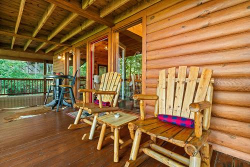Bear Mountain Chalet in the Woods w/ Hot Tub photo 32