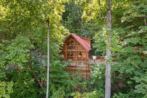 Bear Mountain Chalet in the Woods w/ Hot Tub photo 35