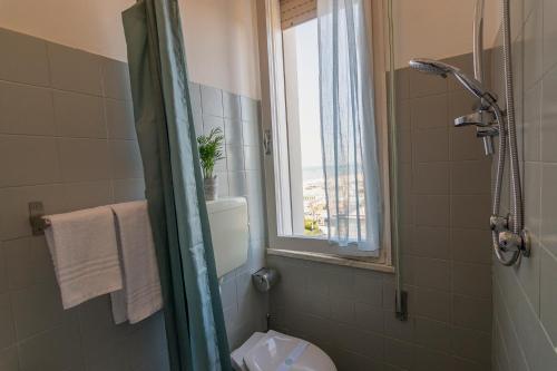 Un baño de Hotel Atlas