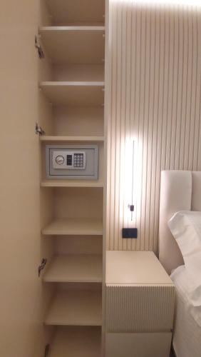 Postel nebo postele na pokoji v ubytování Lungofiume Suite