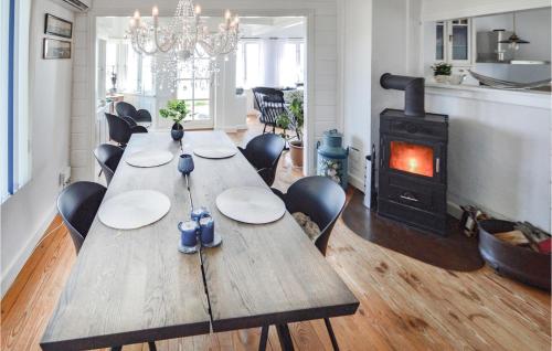 Ruang duduk di Three-Bedroom Holiday Home In Haderslev