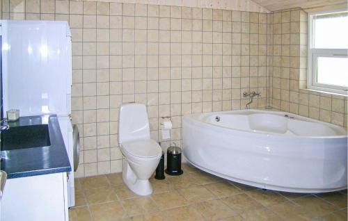 Koupelna v ubytování Holiday Home Morgenfruevænget