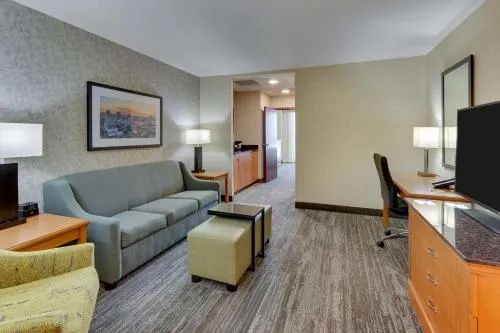 Drury Inn & Suites Orlando near Universal Orlando Resort photo 13