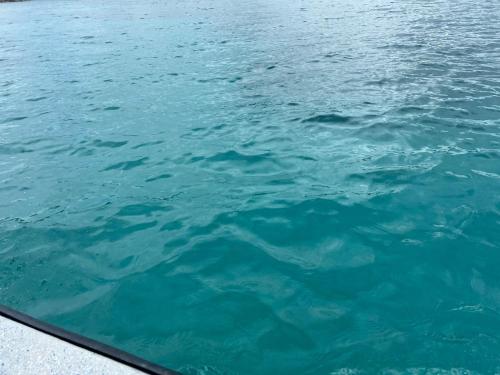 a view of the water from a boat at JAZMIN HOUSEs JR in Providencia