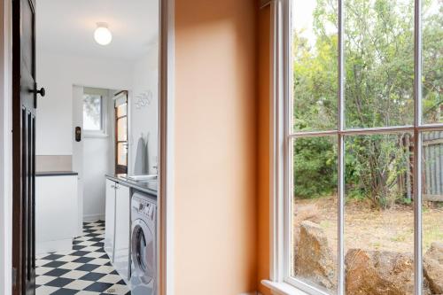 Galería fotográfica de Elegant Goldfields Retreat - Spa Bath & Privacy en Castlemaine