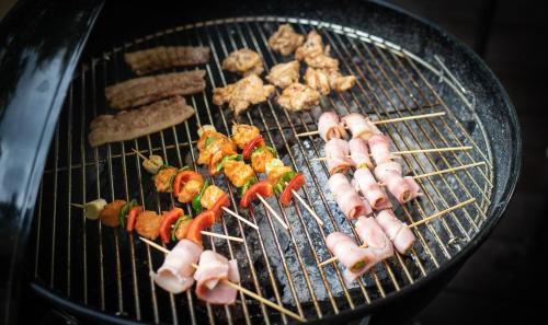 a bunch of different types of food on a grill at SLEEPY MOUNTAIN in Karatsu