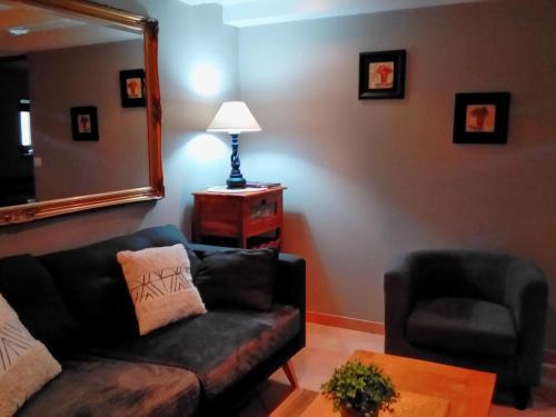 Gallery image of Maison de village avec jardin clos, randonnées, vélos gratuits, cheminée et équipements bébé. - FR-1-616-232 in Bassillac