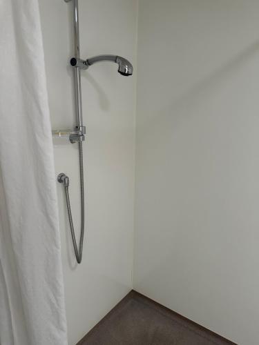 Ένα μπάνιο στο Helensborough Motor Inn