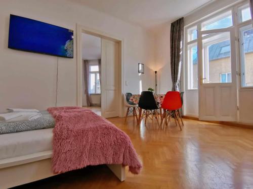 Central and round 3 minutes to city shopping center and Schönbrunn Palace