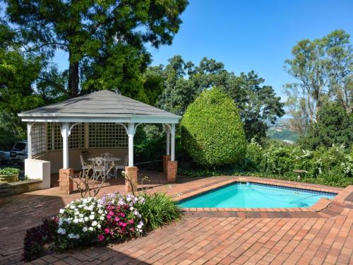 Piscina en o cerca de Athlone Lodge