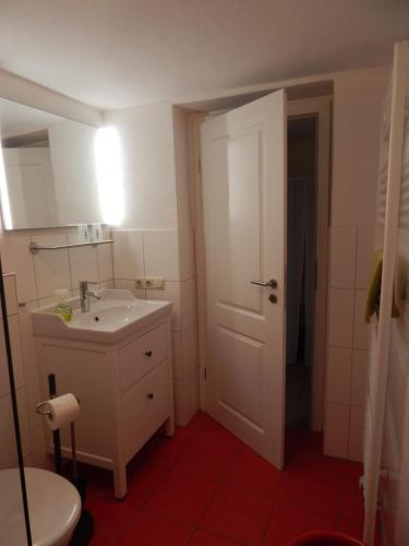 Ένα μπάνιο στο Ferienwohnung Schwemmer