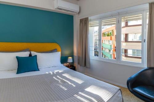 Posteľ alebo postele v izbe v ubytovaní Crown Syntagma Apartment