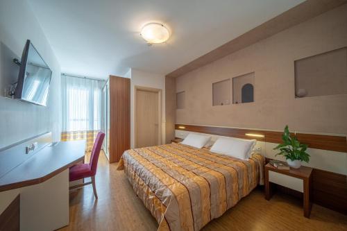Postel nebo postele na pokoji v ubytování Hotel Palma de Majorca
