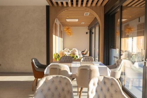 Posezení v ubytování La Terrazza Hotel & Restaurant
