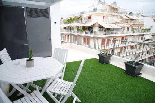 Central aesthetic studio with panoramic views
