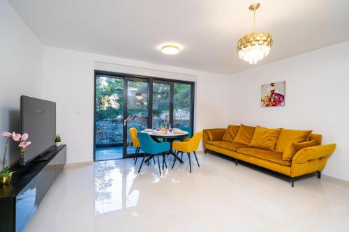 Cavtat city centre luxury apartment
