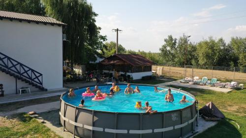 Gallery image of New House La Nea Paul in Maliuc